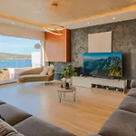 House Of Luxury With Pool By Solea Σεντ Πόλς Μπέι