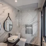 House Of Luxury With Pool By Solea *