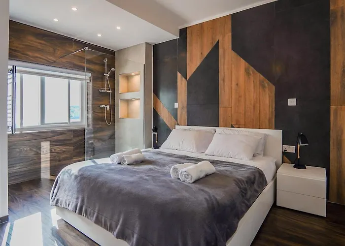 House Of Luxury With Pool By Solea St Paul's Bay