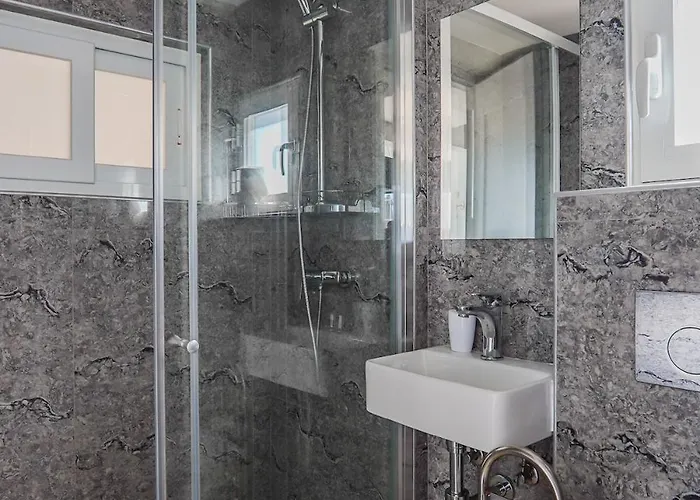 House Of Luxury With Pool By Solea Apartament