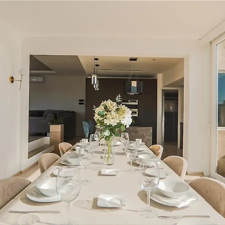 House Of Luxury With Pool By Solea St. Paul's Bay