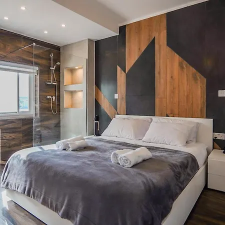 House Of Luxury With Pool By Solea St. Paul's Bay