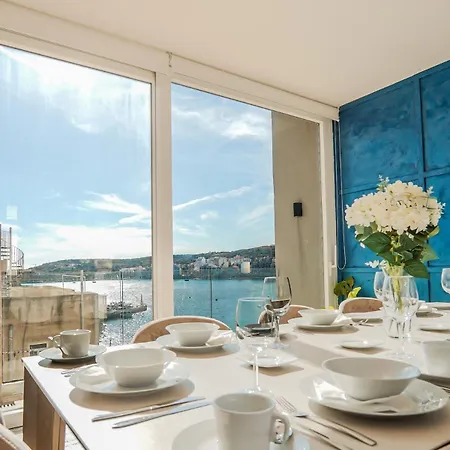 House Of Luxury With Pool By Solea Apartment