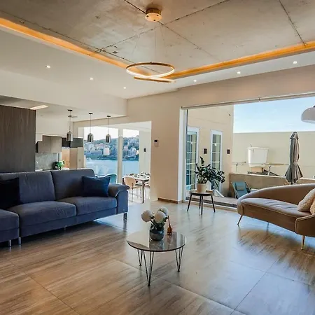 House Of Luxury With Pool By Solea