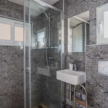 House Of Luxury With Pool By Solea Apartment