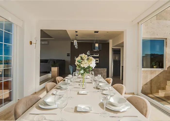 House Of Luxury With Pool By Solea St. Paul's Bay