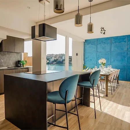 House Of Luxury With Pool By Solea *