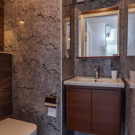 House Of Luxury With Pool By Solea アパート セント・ポールズ・ベイ